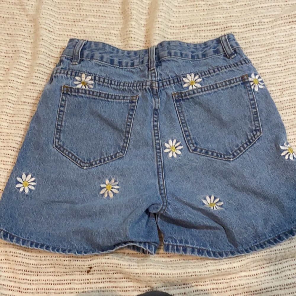 Shorts - Picture 2 of 2